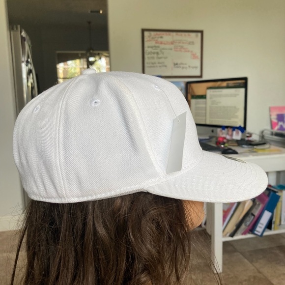 Adidas white baseball cap. Stretchy.  New with tags - Picture 8 of 9